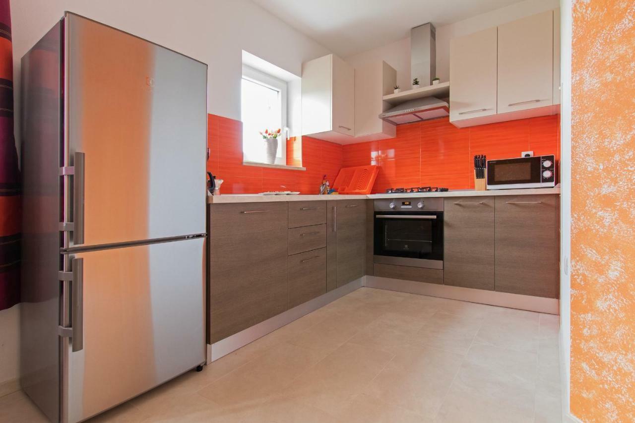 Apartment Valmas Pula Eksteriør billede