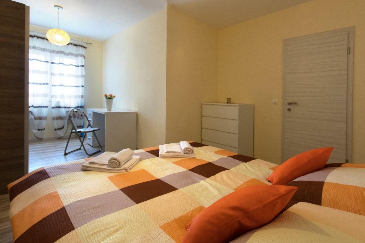 Apartment Valmas Pula Eksteriør billede